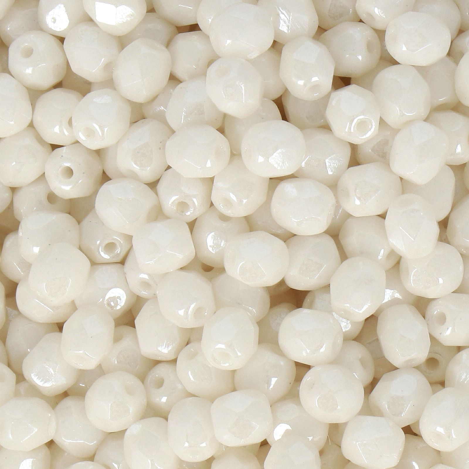 böhmische glasschliffperlen opaque luster white 4mm | 50st